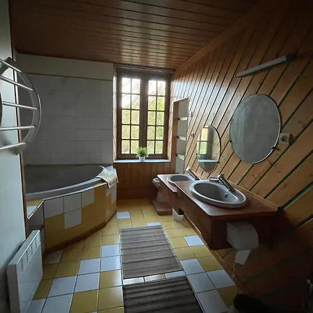 Maison De Bourg * Carcagny