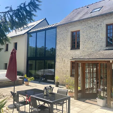 Maison De Bourg * Carcagny